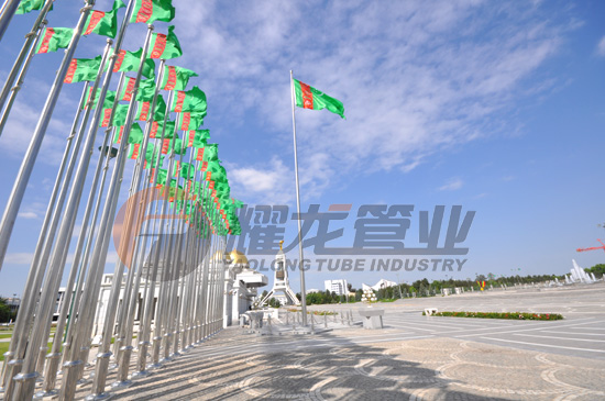 土库曼斯坦总统府旗杆